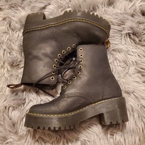 BRAND NEW doc marten Shriver boots